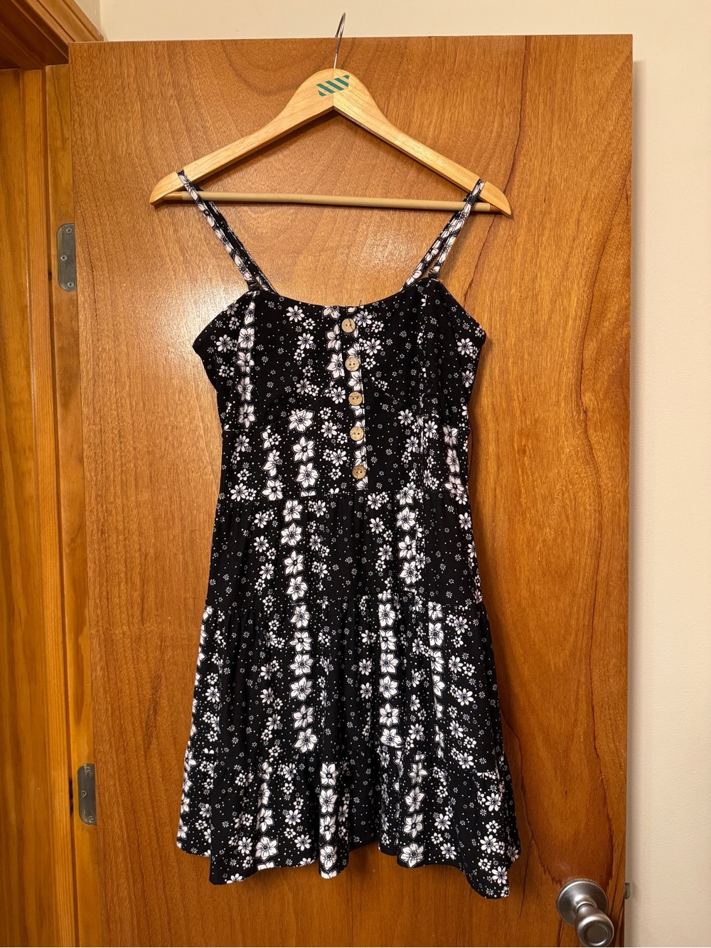 No Boundaries Juniors Tiered Spaghetti Strap Dress Black/White Floral XL (15-17)